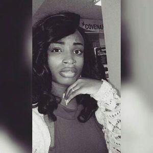 Meet your Posher, Simone